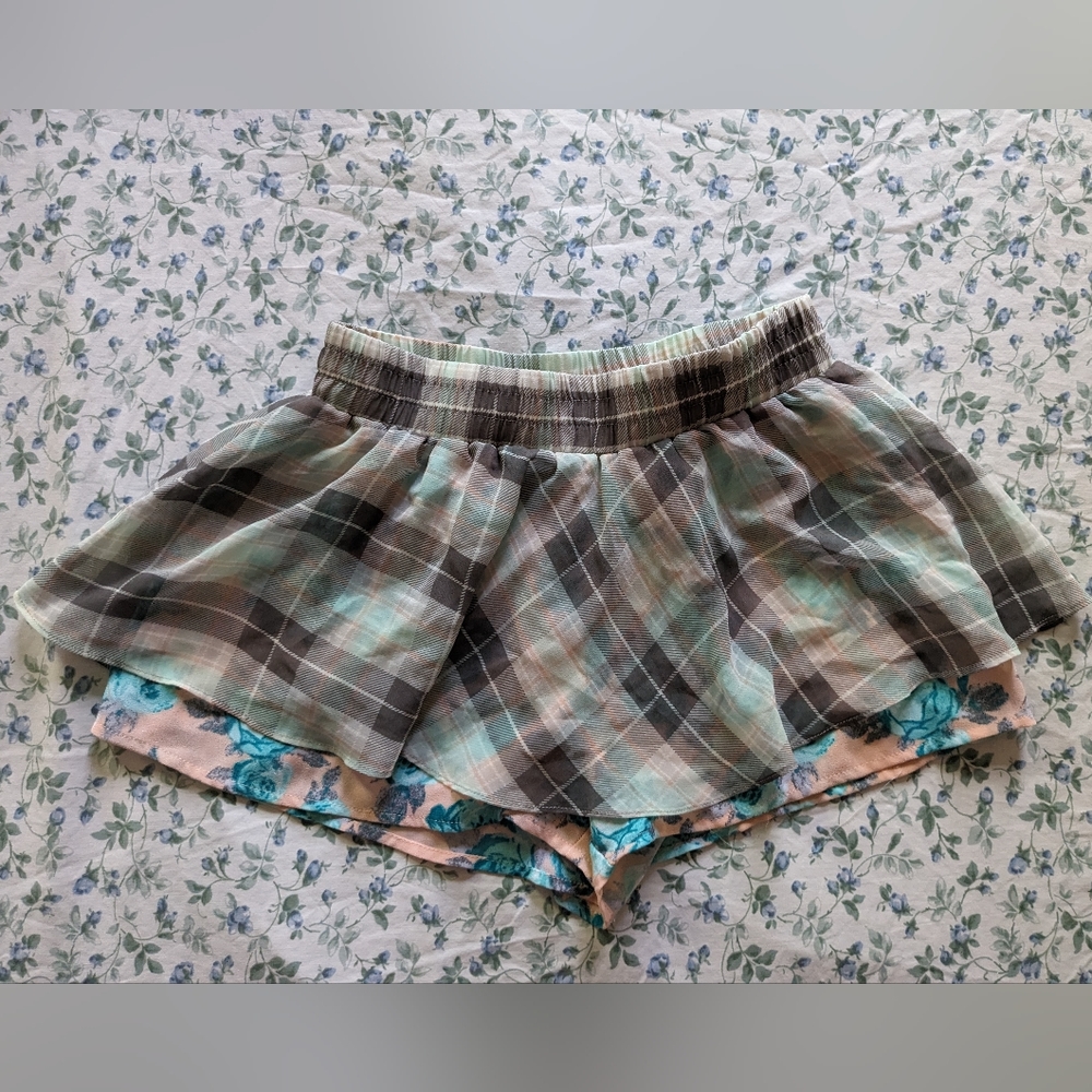 Xhilaration Plaid and Floral Skort, Small